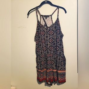 Derek Heart patterned romper size Large